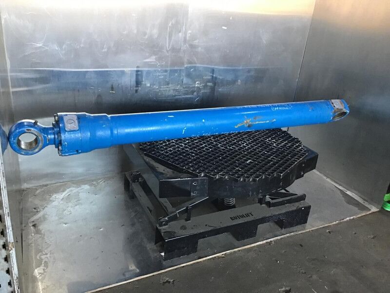 Liebherr R934B / R944 / R954B / R954C / A954 Li / A954B Li / R934C / R942 LI / R954 - Hydraulic cylinder: picture 1 Liebherr R934B / R944 / R954B / R954C / A954 Li / A954B Li / R934C / R942 LI / R954 - Hydraulic cylinder: picture 1