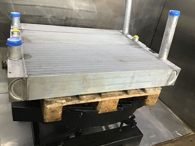Liebherr Water Cooler - Intercooler: picture 1 Liebherr Water Cooler - Intercooler: picture 1