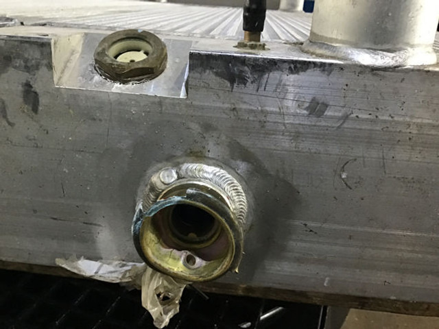 Liebherr Water Cooler - Intercooler: picture 3 Liebherr Water Cooler - Intercooler: picture 3