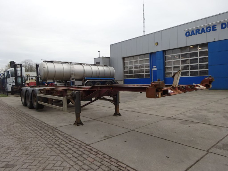 Renders ROC 12.27 Container Chassis / SAF + DRUM / Lift Axle - Container transporter/ Swap body semi-trailer: picture 3 Renders ROC 12.27 Container Chassis / SAF + DRUM / Lift Axle - Container transporter/ Swap body semi-trailer: picture 3