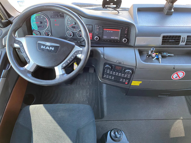 Interior photo 1: Tractor unit MAN TGX 18.440 / ADR / PTO / Automatic