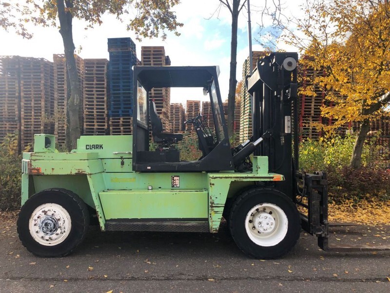 Clark DPL100 - Diesel forklift: picture 1 Clark DPL100 - Diesel forklift: picture 1