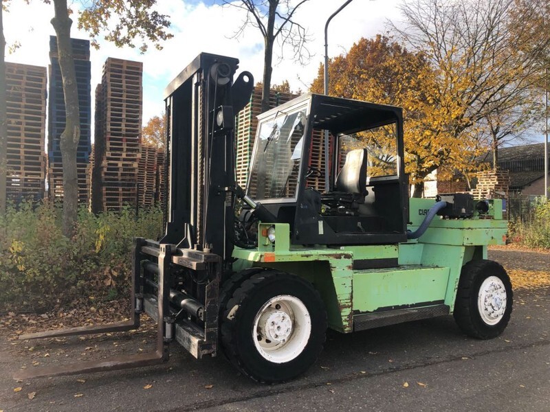 Clark DPL100 - Diesel forklift: picture 2 Clark DPL100 - Diesel forklift: picture 2