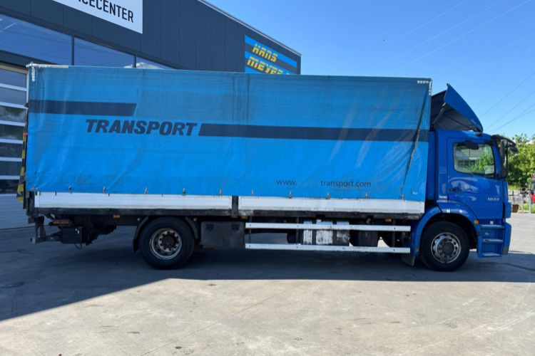 Mercedes-Benz Axor 1833 4x2 - Curtainsider truck: picture 4 Mercedes-Benz Axor 1833 4x2 - Curtainsider truck: picture 4
