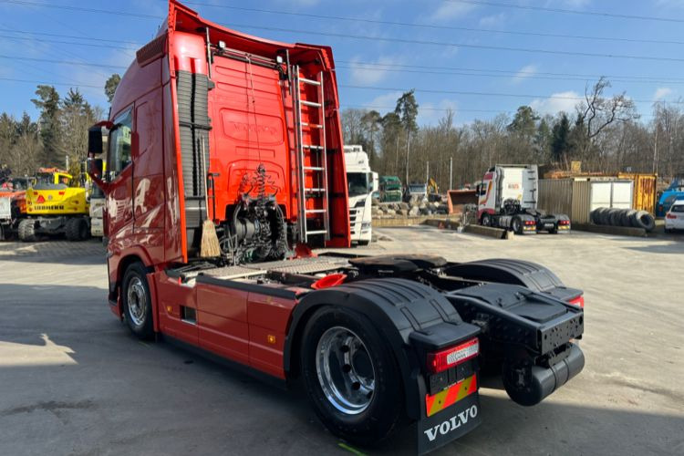 Lease a Volvo FH-500 4x2  Volvo FH-500 4x2: picture 11