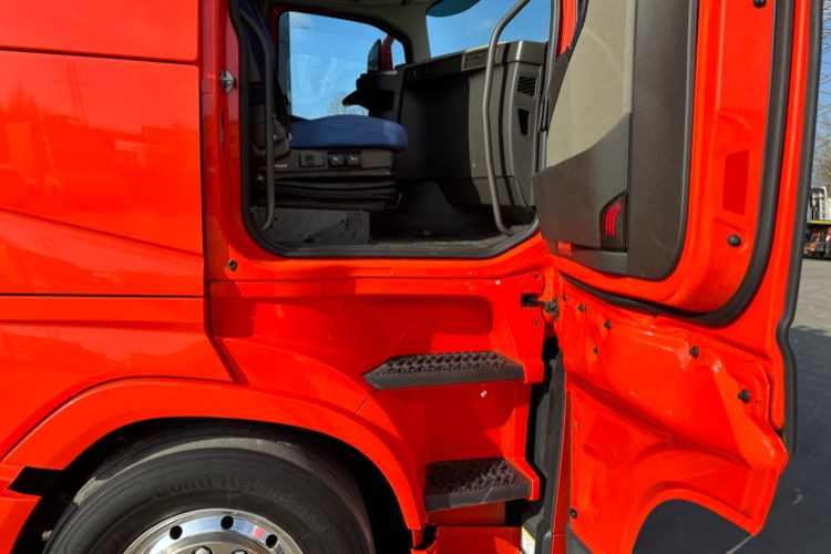 Lease a Volvo FH-500 4x2  Volvo FH-500 4x2: picture 6