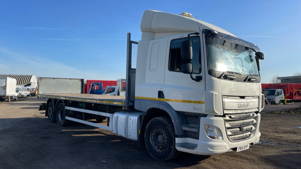 DAF CF 330 EURO 6 - Dropside/ Flatbed truck: picture 1 DAF CF 330 EURO 6 - Dropside/ Flatbed truck: picture 1