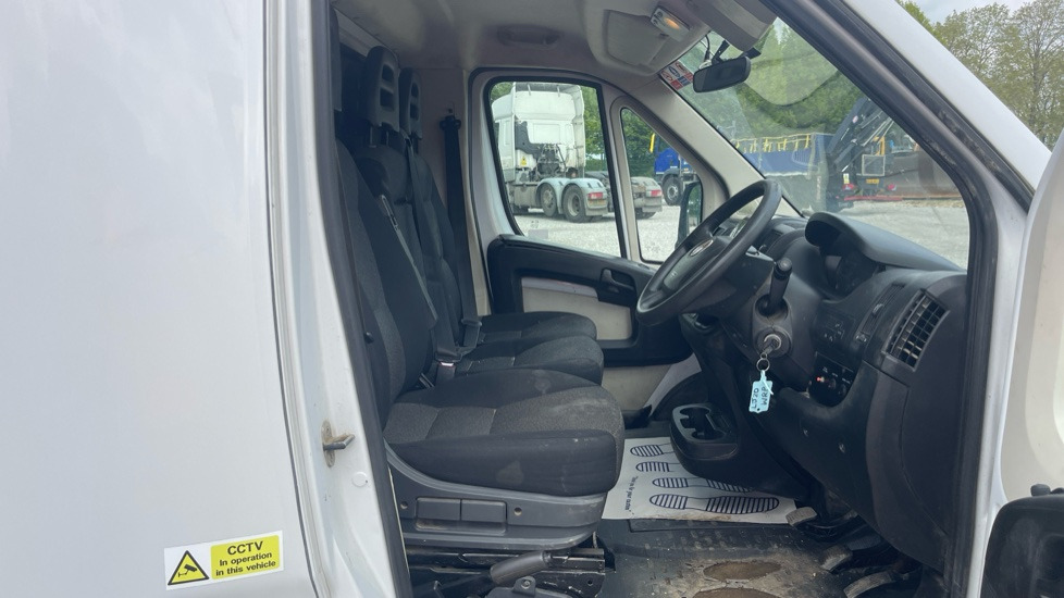 FIAT DUCATO 35 2.3 MULTIJET II 140PS - Flatbed van: picture 5 FIAT DUCATO 35 2.3 MULTIJET II 140PS - Flatbed van: picture 5