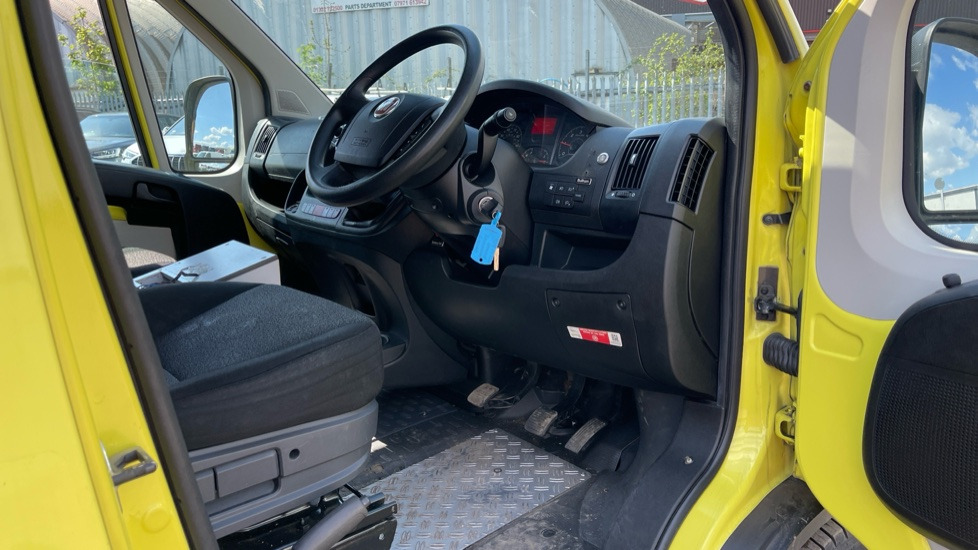 FIAT DUCATO 42 2.3 MULTIJET - Flatbed van: picture 5 FIAT DUCATO 42 2.3 MULTIJET - Flatbed van: picture 5