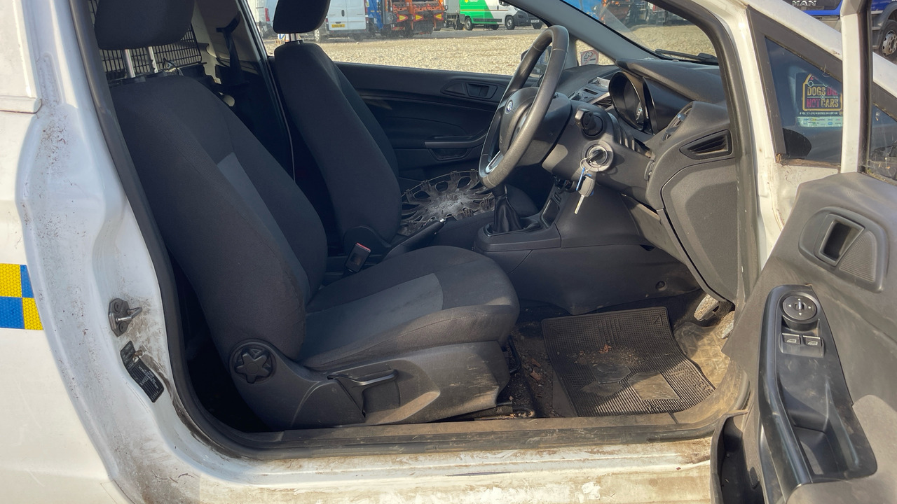 FORD FIESTA 1.5 TDCI - Car: picture 5 FORD FIESTA 1.5 TDCI - Car: picture 5