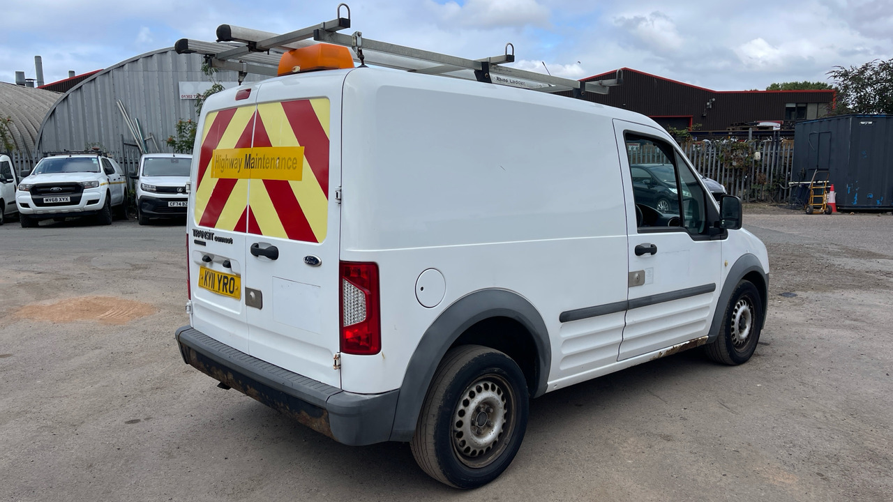 FORD TRANSIT CONNECT 220 1.8 TDCI 90PS - Small van: picture 4 FORD TRANSIT CONNECT 220 1.8 TDCI 90PS - Small van: picture 4