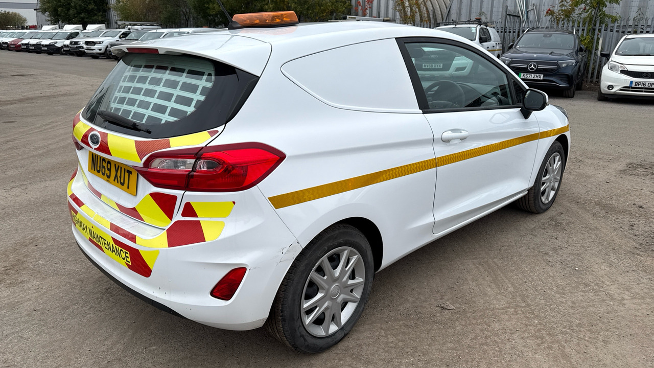 Ford Fiesta 1.5 TDCi - Car: picture 4 Ford Fiesta 1.5 TDCi - Car: picture 4