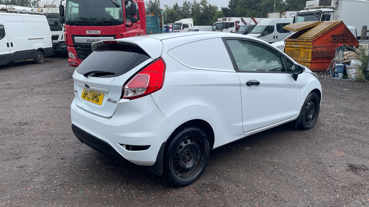 Ford Fiesta Base 1.5 TDCi 75ps - Car: picture 4 Ford Fiesta Base 1.5 TDCi 75ps - Car: picture 4