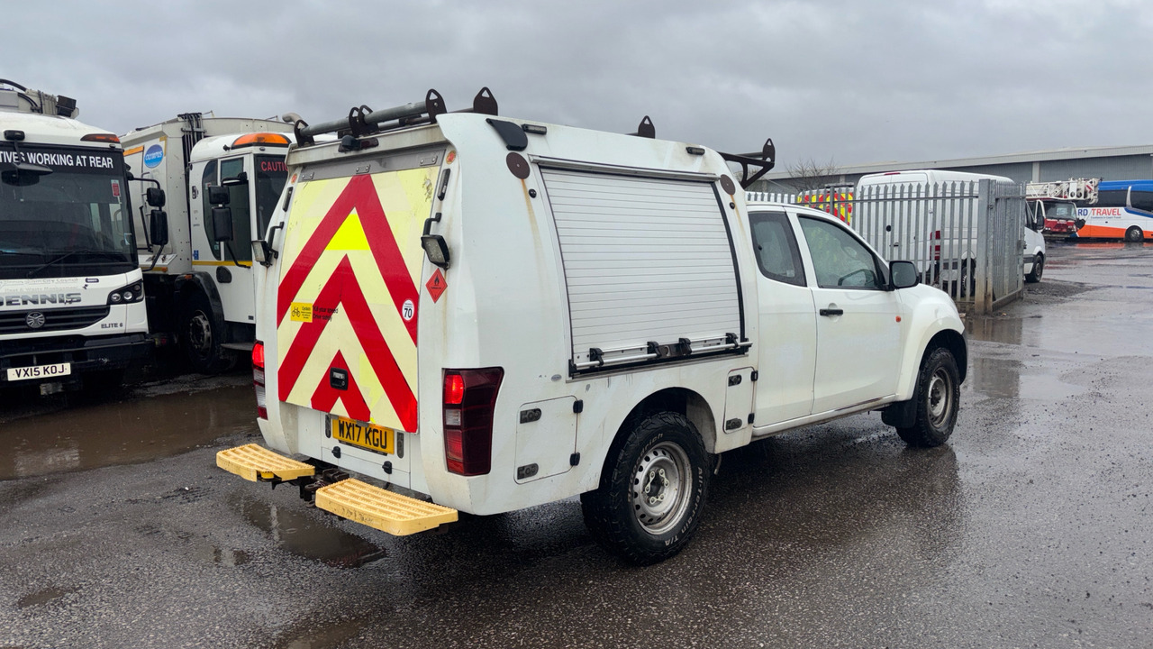 Isuzu D-Max 2.5TD - Pickup truck, Combi van: picture 4 Isuzu D-Max 2.5TD - Pickup truck, Combi van: picture 4