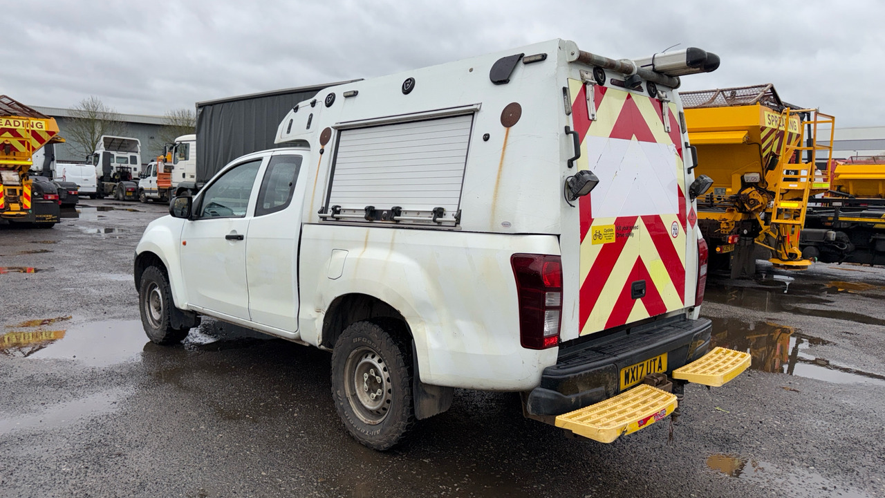 Isuzu D-Max 2.5TD - Pickup truck, Combi van: picture 3 Isuzu D-Max 2.5TD - Pickup truck, Combi van: picture 3