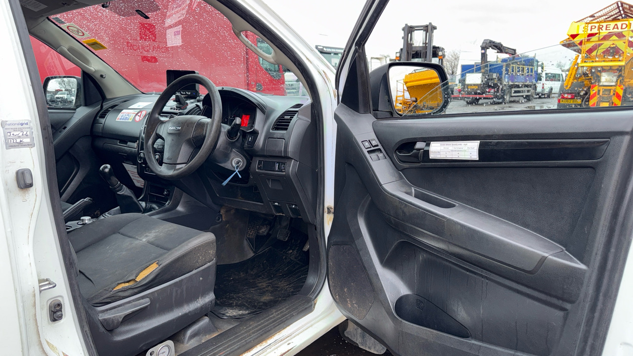 Isuzu D-Max 2.5TD - Pickup truck, Combi van: picture 5 Isuzu D-Max 2.5TD - Pickup truck, Combi van: picture 5