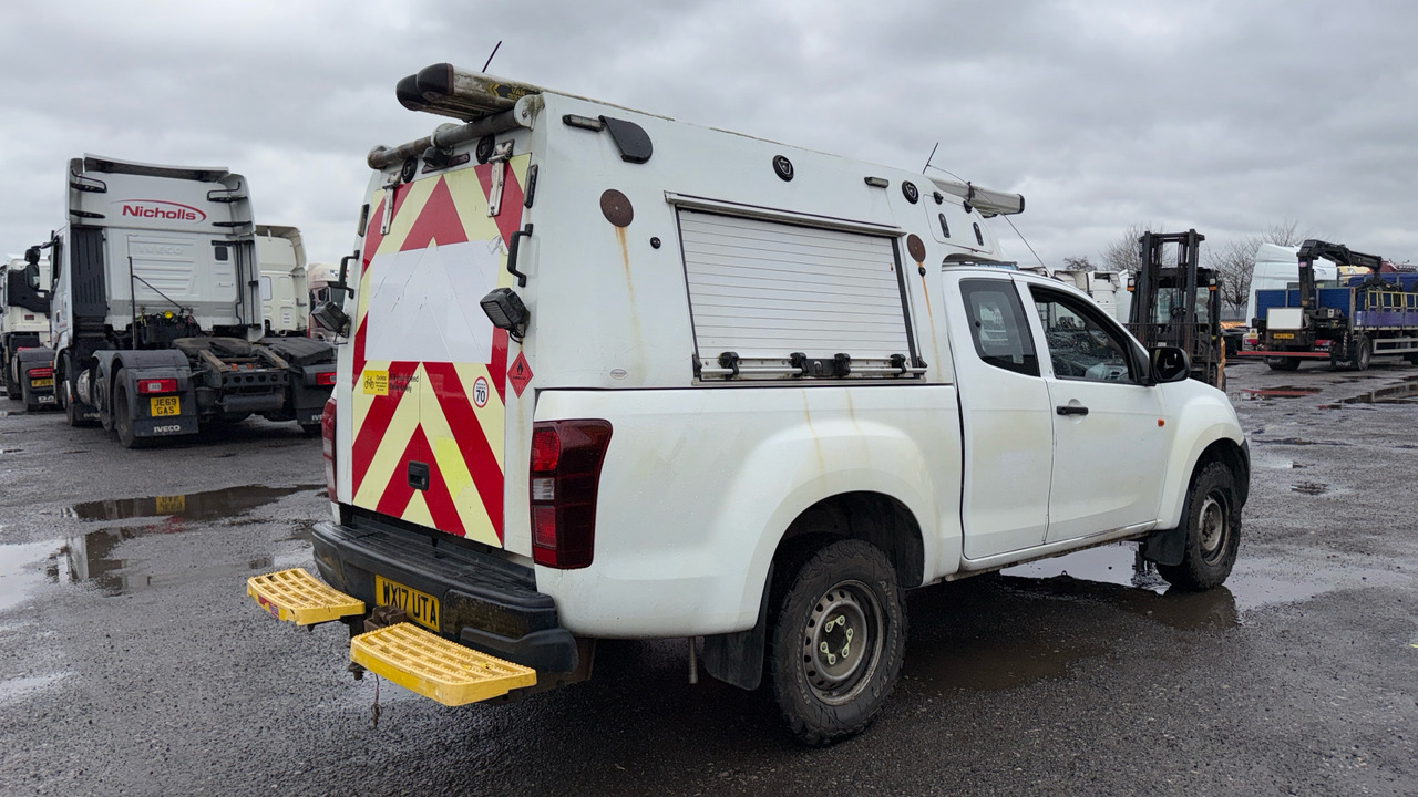 Isuzu D-Max 2.5TD - Pickup truck, Combi van: picture 4 Isuzu D-Max 2.5TD - Pickup truck, Combi van: picture 4