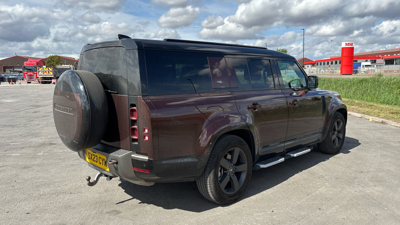 LAND ROVER DEFENDER 3.0 D300 X-Dynamic HSE 130 - SUV: picture 4 LAND ROVER DEFENDER 3.0 D300 X-Dynamic HSE 130 - SUV: picture 4