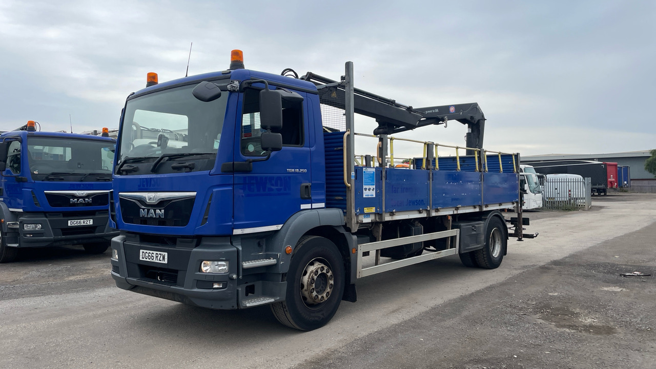 Man TGM 18.250 - Dropside/ Flatbed truck, Crane truck: picture 2 Man TGM 18.250 - Dropside/ Flatbed truck, Crane truck: picture 2