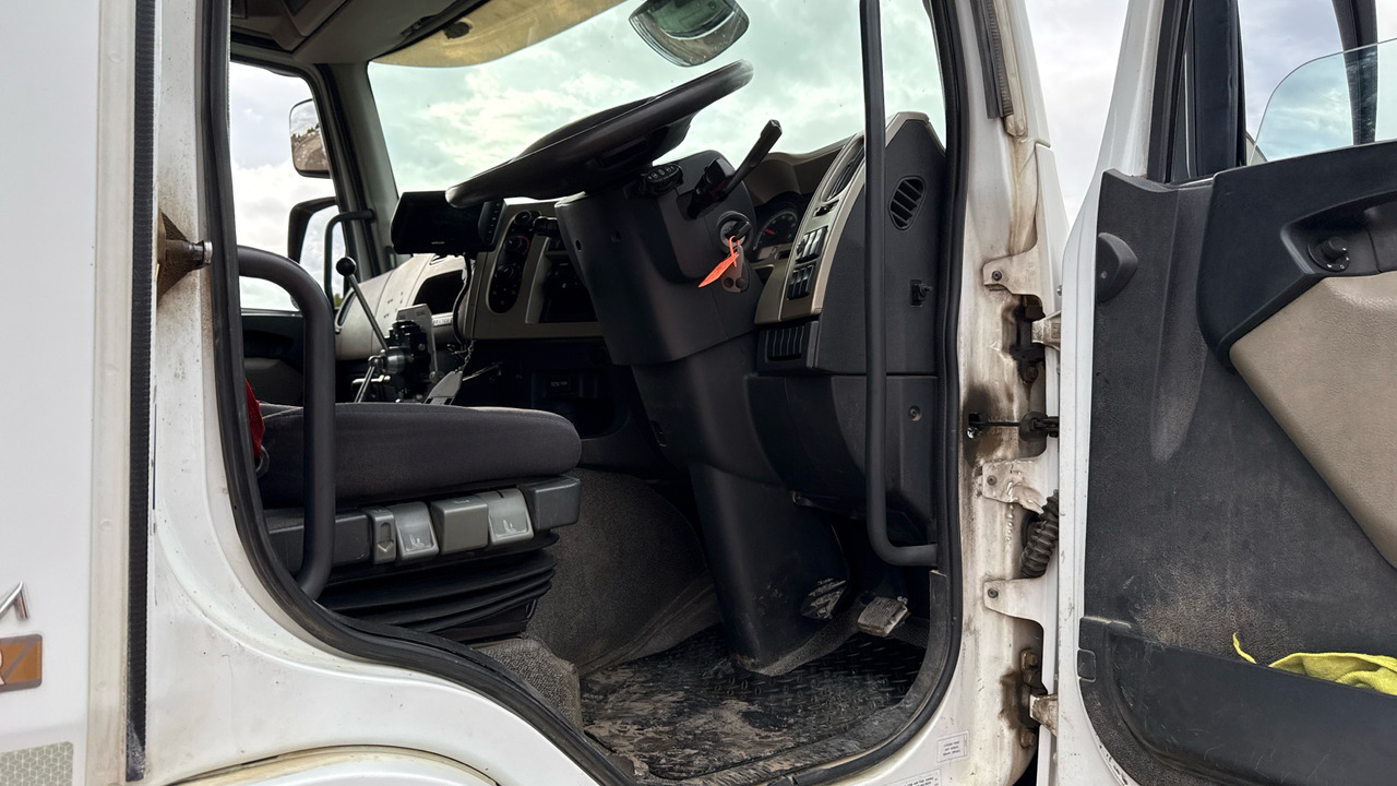 RENAULT PREMIUM 430 DXI - Concrete mixer truck: picture 5 RENAULT PREMIUM 430 DXI - Concrete mixer truck: picture 5