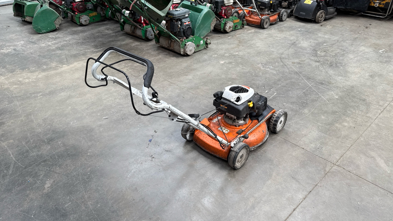 STIHL RM4 RTP - Construction equipment: picture 1 STIHL RM4 RTP - Construction equipment: picture 1