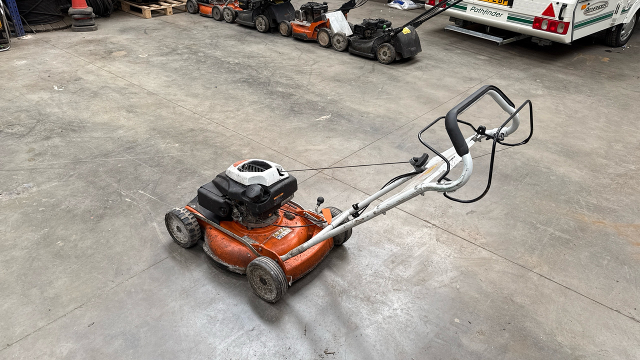 STIHL RM4 RTP - Construction equipment: picture 2 STIHL RM4 RTP - Construction equipment: picture 2