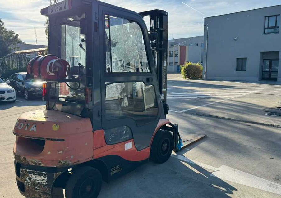 Toyota 7FGF25 - LPG forklift: picture 3 Toyota 7FGF25 - LPG forklift: picture 3