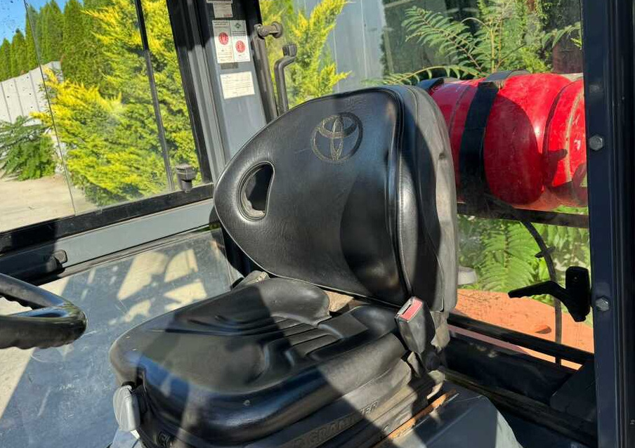 Toyota 7FGF25 - LPG forklift: picture 5 Toyota 7FGF25 - LPG forklift: picture 5