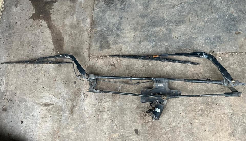 IVECO Stralis Scheibenwischer, Wischergestänge mit Motor 99439637 - Wiper for Truck: picture 1 IVECO Stralis Scheibenwischer, Wischergestänge mit Motor 99439637 - Wiper for Truck: picture 1