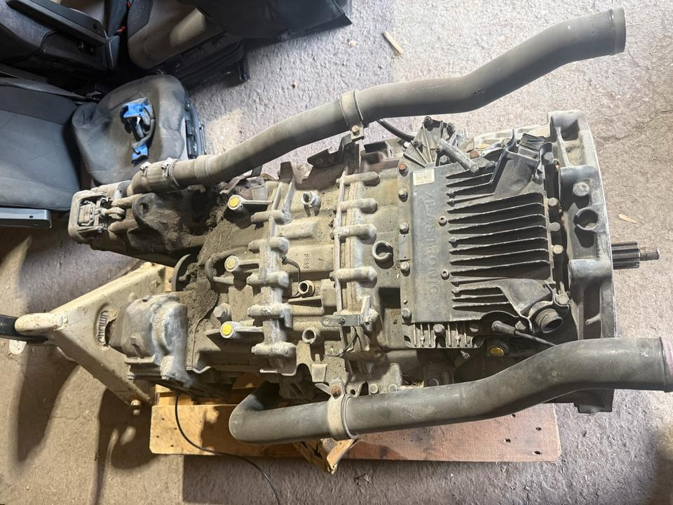 MAN Getriebe ZF ASTRONIC 12 AS 2131 TD + INTARDER 3 Nebenantrieb - Gearbox for Truck: picture 3 MAN Getriebe ZF ASTRONIC 12 AS 2131 TD + INTARDER 3 Nebenantrieb - Gearbox for Truck: picture 3