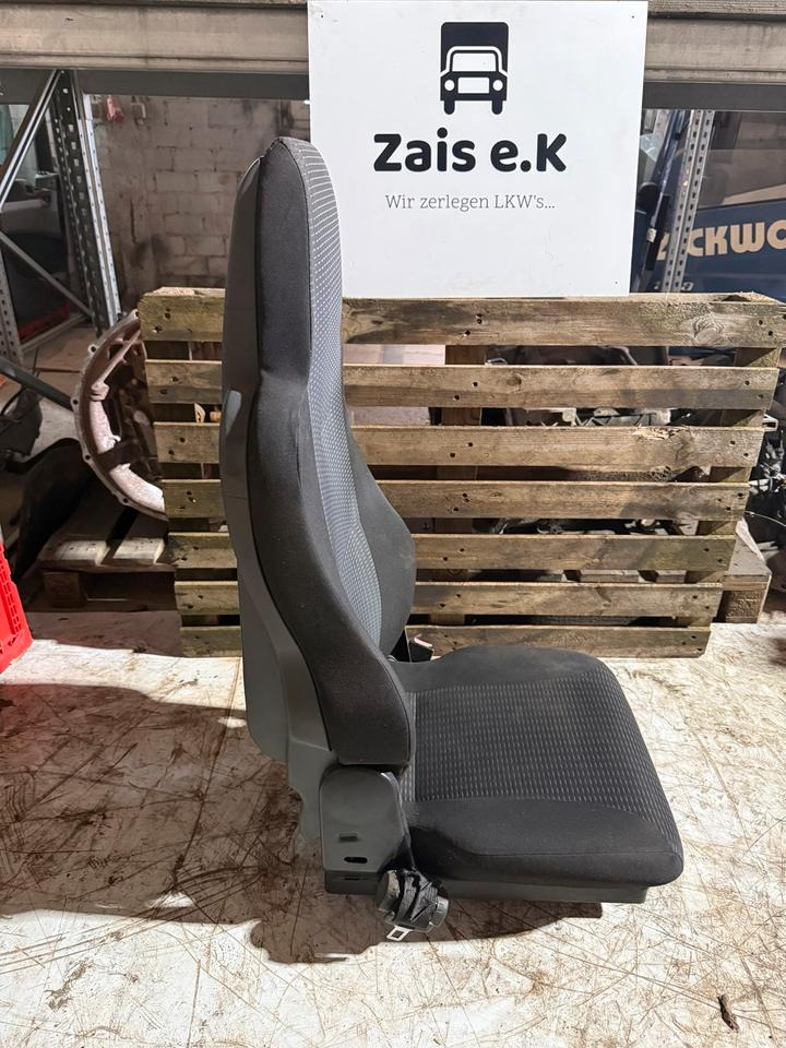 MAN TGL EURO5/6 Mittlerer Sitz - Seat for Truck: picture 2 MAN TGL EURO5/6 Mittlerer Sitz - Seat for Truck: picture 2