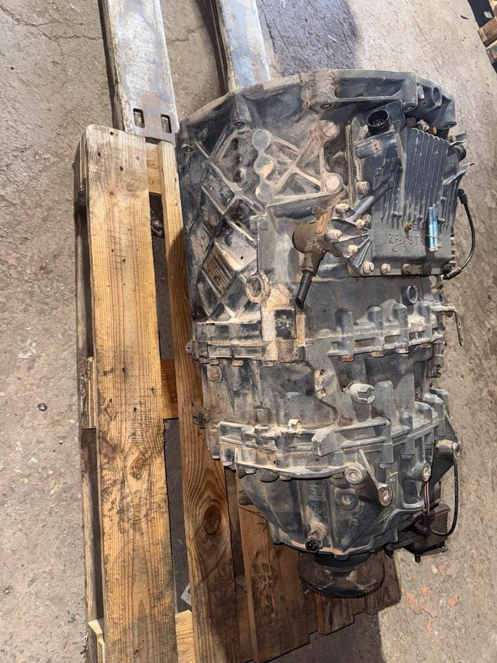 MAN ZF ASTRONIC Getriebe 12 AS 2301 + Nebenantrieb - Gearbox for Truck: picture 2 MAN ZF ASTRONIC Getriebe 12 AS 2301 + Nebenantrieb - Gearbox for Truck: picture 2