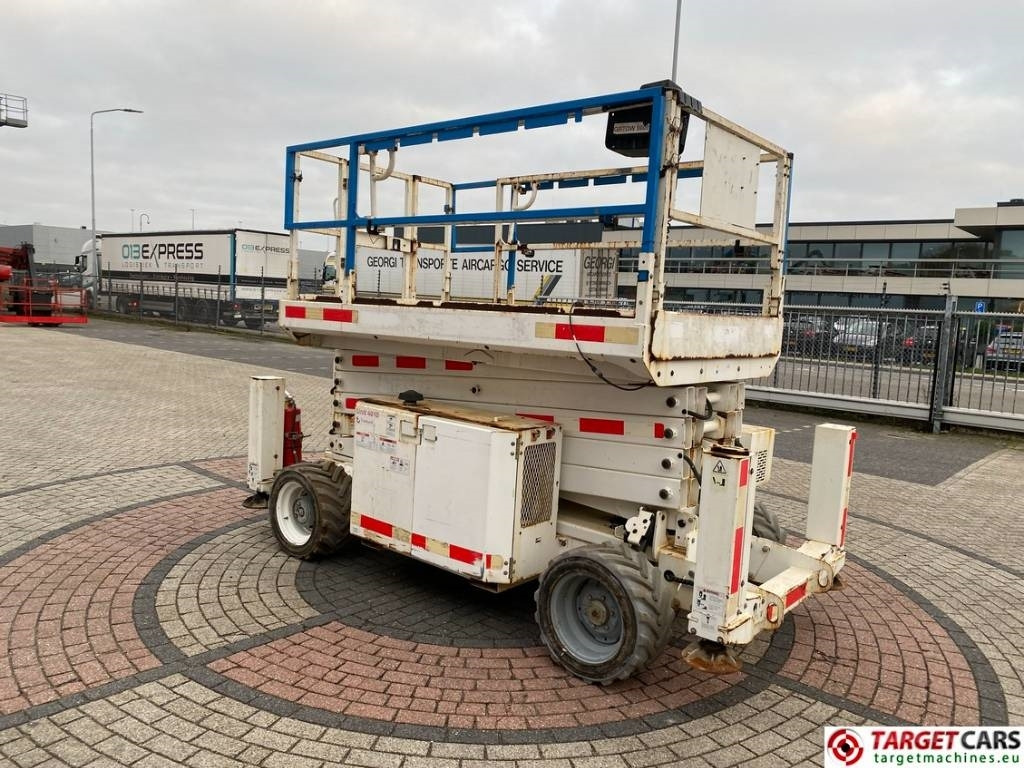 Genie GS-4069RT Diesel 4x4 Scissor Work Lift 1412cm - Scissor lift: picture 2 Genie GS-4069RT Diesel 4x4 Scissor Work Lift 1412cm - Scissor lift: picture 2