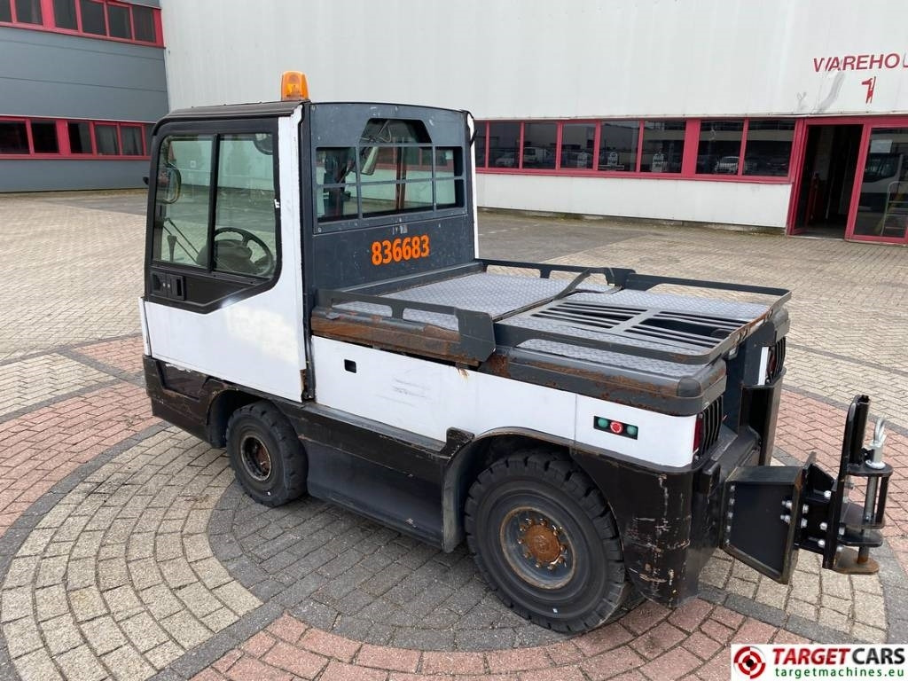 Linde P250 Tow Tug Truck Tractor Electric 80V max 25T - Municipal tractor: picture 4 Linde P250 Tow Tug Truck Tractor Electric 80V max 25T - Municipal tractor: picture 4