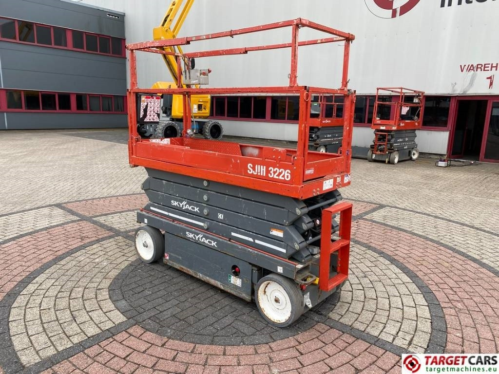 SkyJack SJIII-3226 Electric 3226 Scissor Work Lift 990cm - Scissor lift: picture 4 SkyJack SJIII-3226 Electric 3226 Scissor Work Lift 990cm - Scissor lift: picture 4