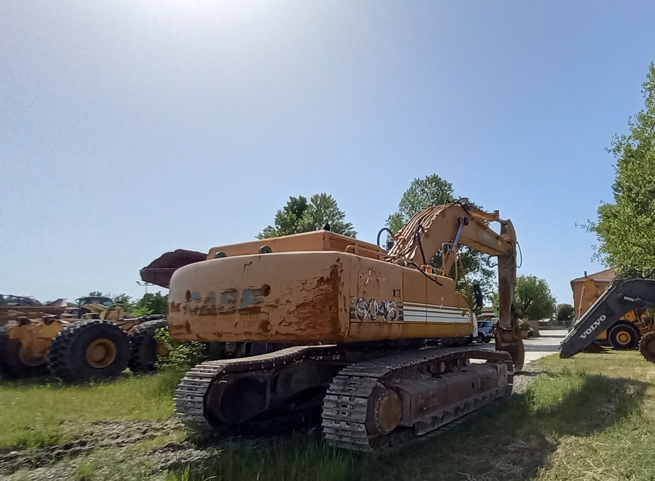 CASE Poclain 9046 Escavatore cingolato completo di cabina Rops-Fops con griglia frontale. Impianto martello. Benna. - Crawler excavator: picture 4 CASE Poclain 9046 Escavatore cingolato completo di cabina Rops-Fops con griglia frontale. Impianto martello. Benna. - Crawler excavator: picture 4