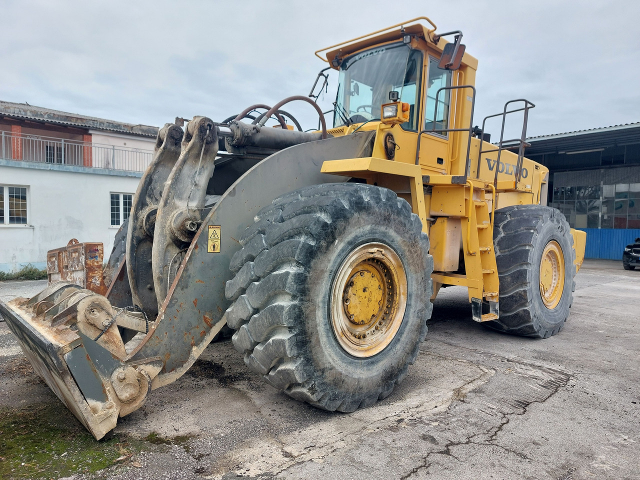 VOLVO L330E HDBH - Wheel loader: picture 2 VOLVO L330E HDBH - Wheel loader: picture 2