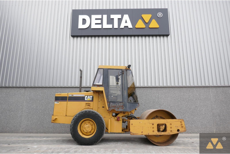 Caterpillar CS433C - Roller: picture 2 Caterpillar CS433C - Roller: picture 2