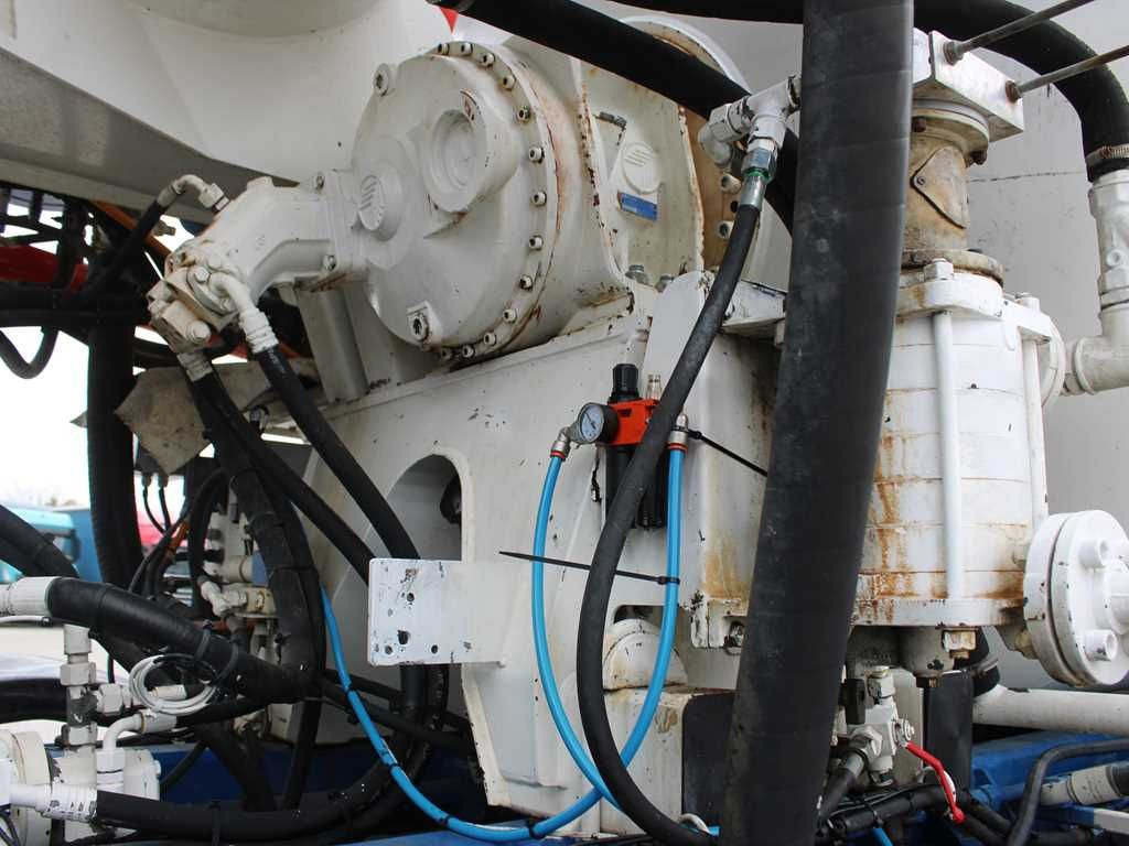 Mixer pump truck Renault KERAX 420, EURO 3, 7m3, 8X4, CIFA MAGNUM MK 24.4: picture 6