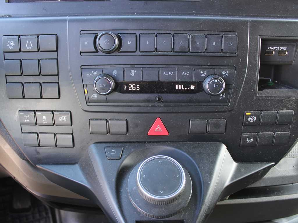 Tractor unit MAN TGX 18.510, EURO 6: picture 13