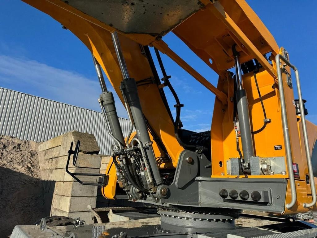 Waste/ Industry handler Liebherr LH 18 M: picture 20
