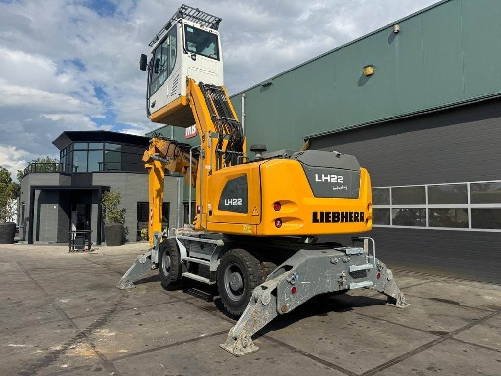 Liebherr LH 22 M  - Waste/ Industry handler: picture 3 Liebherr LH 22 M  - Waste/ Industry handler: picture 3