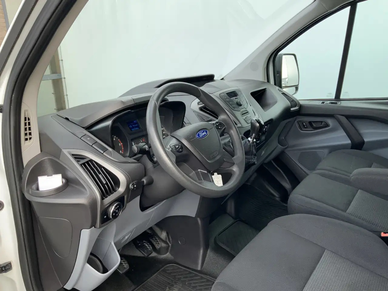 Ford Transit Custom 270 2.2 TDCI L1H1 Economy Edition Airco Cruise 3 Z - Small van: picture 5 Ford Transit Custom 270 2.2 TDCI L1H1 Economy Edition Airco Cruise 3 Z - Small van: picture 5