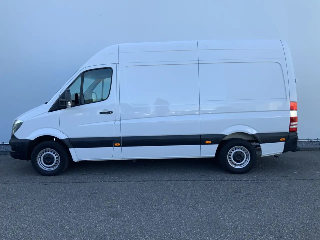 Mercedes-Benz Sprinter 313 2.2 CDI 366 L2H2 Airco 3 Zits Trekhaak & Opsta - Panel van: picture 3 Mercedes-Benz Sprinter 313 2.2 CDI 366 L2H2 Airco 3 Zits Trekhaak & Opsta - Panel van: picture 3