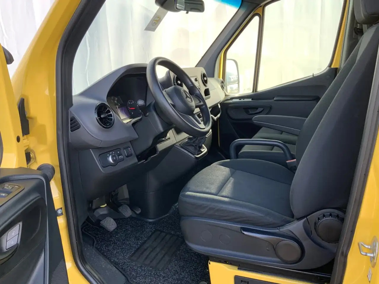 Mercedes-Benz Sprinter 314 2.2 CDI L2H2 & Laadklep& Afstandbediening Airc - Panel van: picture 5 Mercedes-Benz Sprinter 314 2.2 CDI L2H2 & Laadklep& Afstandbediening Airc - Panel van: picture 5