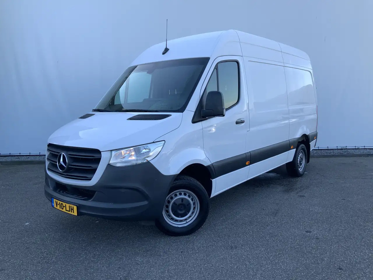 Mercedes-Benz Sprinter 319 3.0 CDI L2H2 Automaat Airco Navi Cruise Leer 3 - Panel van: picture 1 Mercedes-Benz Sprinter 319 3.0 CDI L2H2 Automaat Airco Navi Cruise Leer 3 - Panel van: picture 1