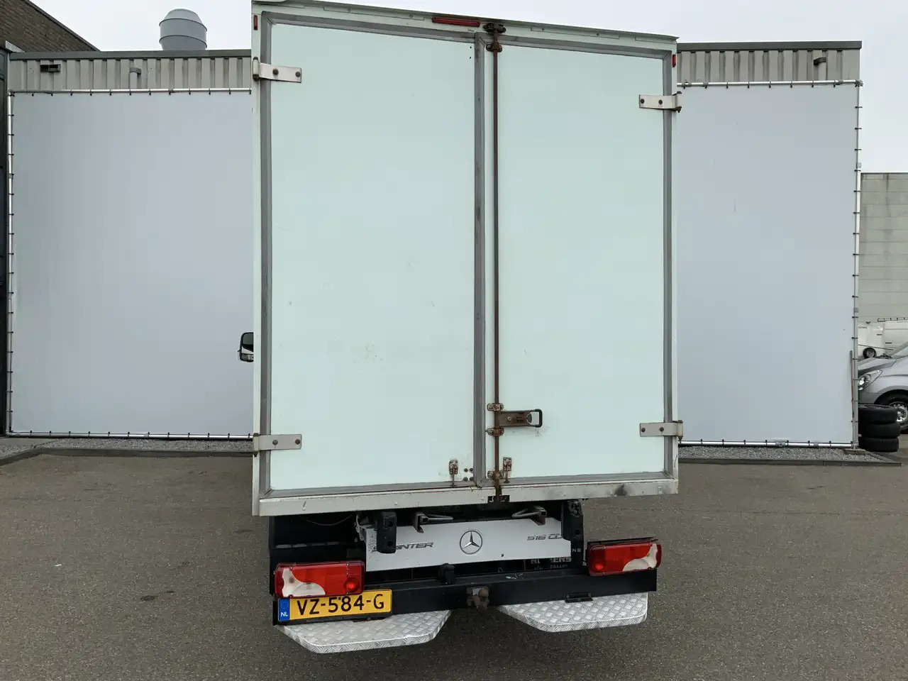 Mercedes-Benz Sprinter 516 2.2 CDI 432 Meubelbak&Deuren &Trap Airco 3 Zit - Box van: picture 2 Mercedes-Benz Sprinter 516 2.2 CDI 432 Meubelbak&Deuren &Trap Airco 3 Zit - Box van: picture 2