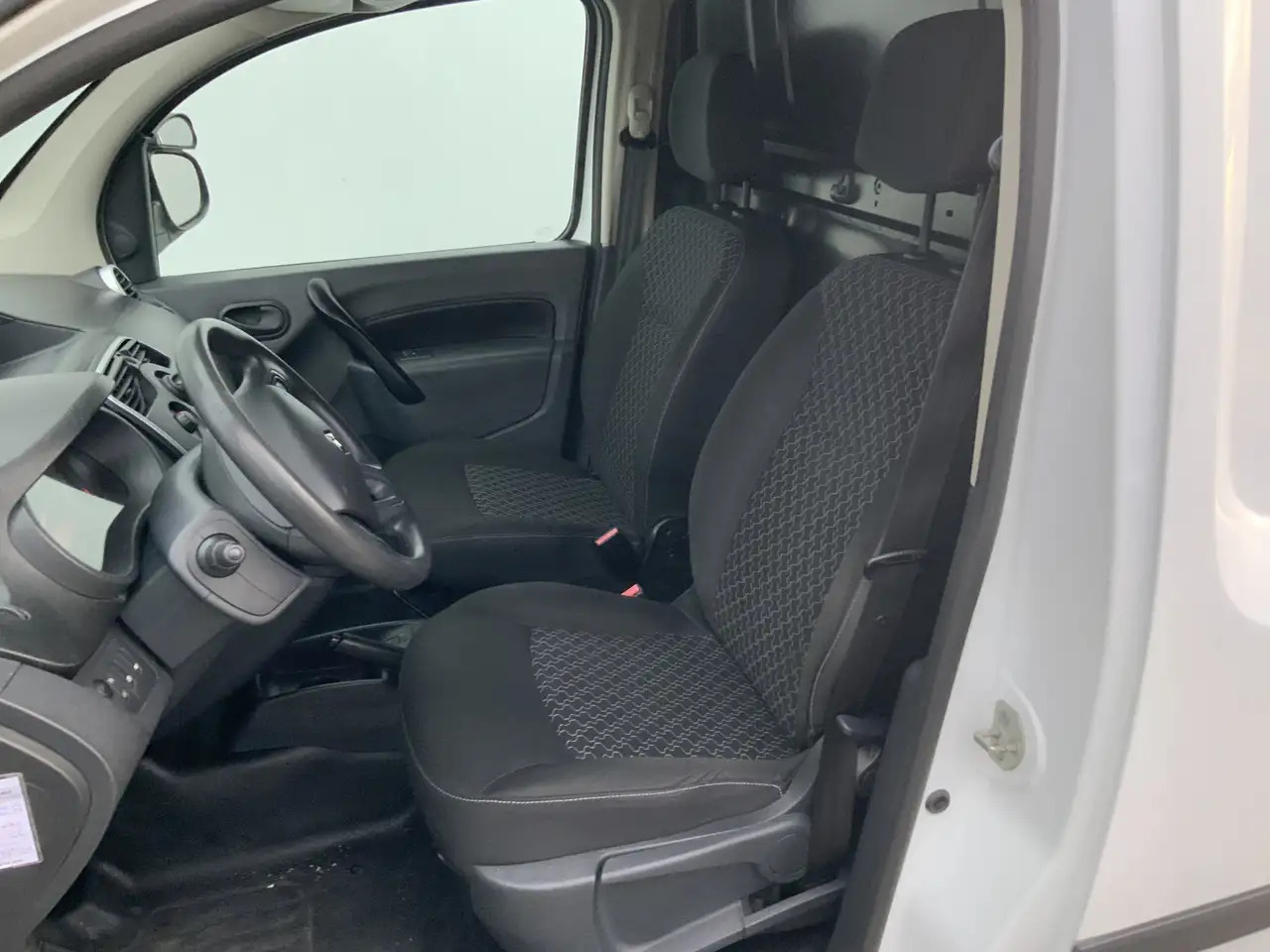 Renault Kangoo 1.5 dCi 90 Energy Luxe Airco Cruise Euro 6 - Small van: picture 4 Renault Kangoo 1.5 dCi 90 Energy Luxe Airco Cruise Euro 6 - Small van: picture 4