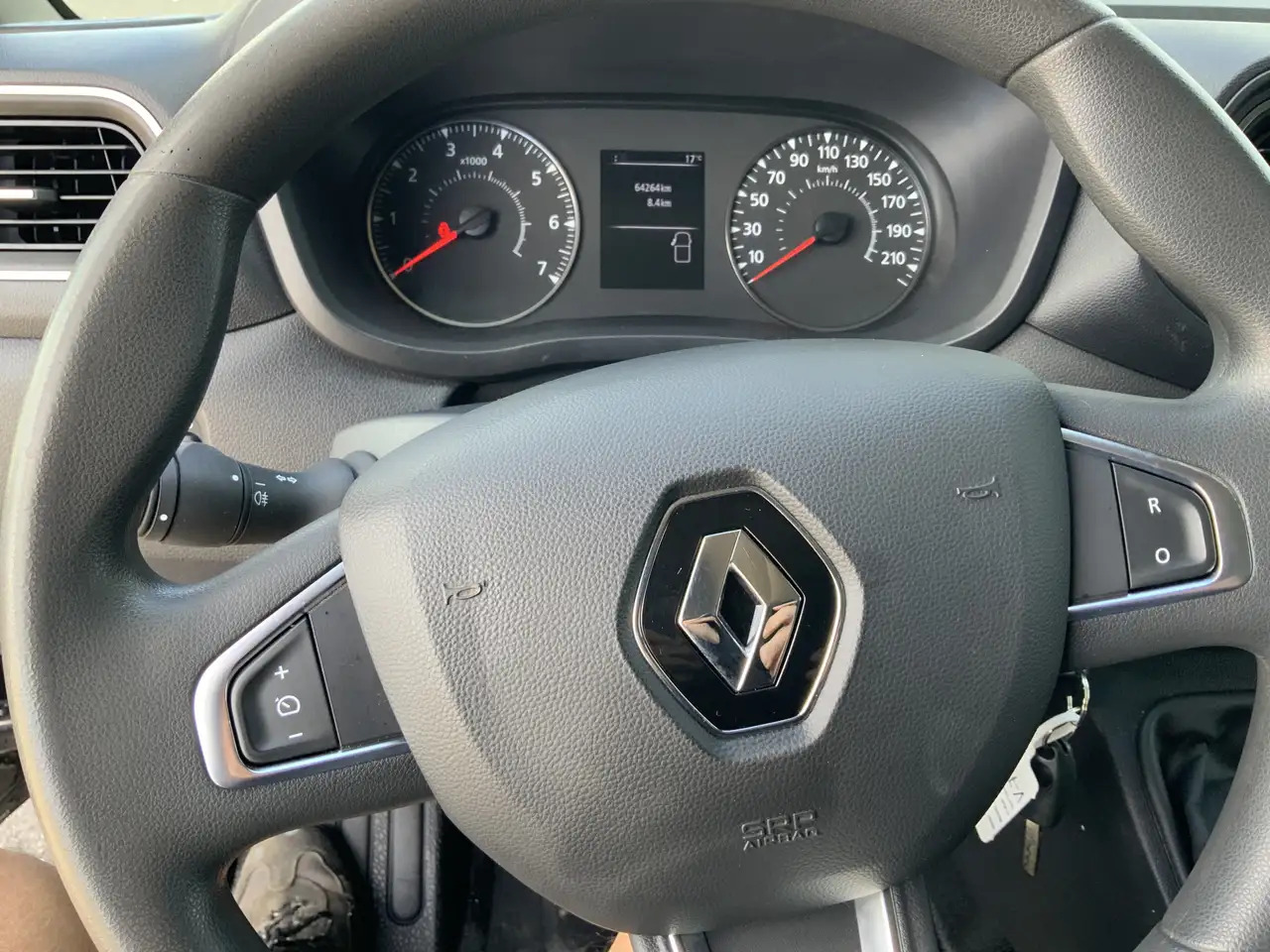Lease a Renault Master T35 2.3 dCi 135 L2H2 Airco Cruise 3 Zits Camera Eu Renault Master T35 2.3 dCi 135 L2H2 Airco Cruise 3 Zits Camera Eu: picture 12