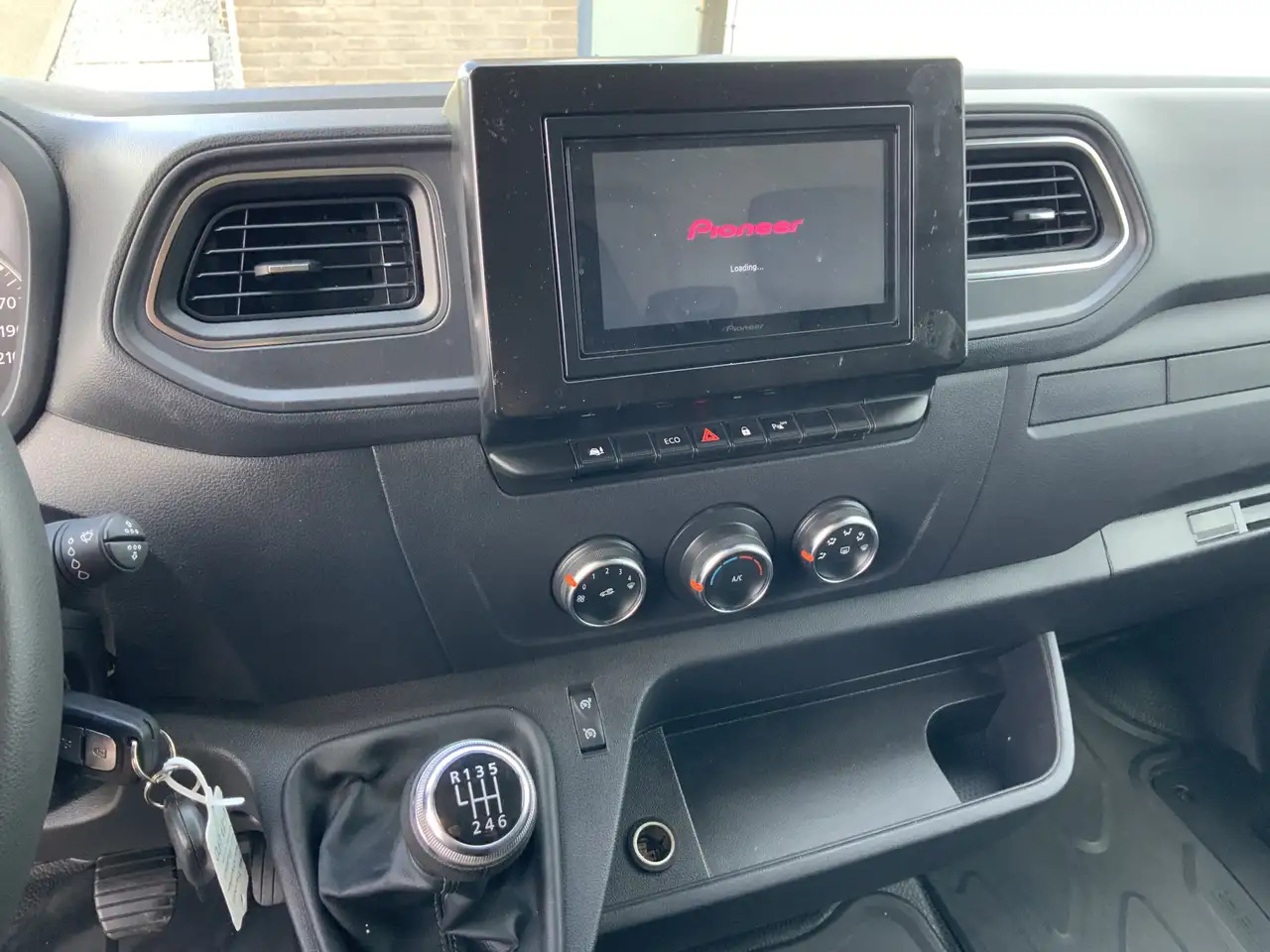 Lease a Renault Master T35 2.3 dCi 135 L2H2 Airco Cruise 3 Zits Camera Eu Renault Master T35 2.3 dCi 135 L2H2 Airco Cruise 3 Zits Camera Eu: picture 11